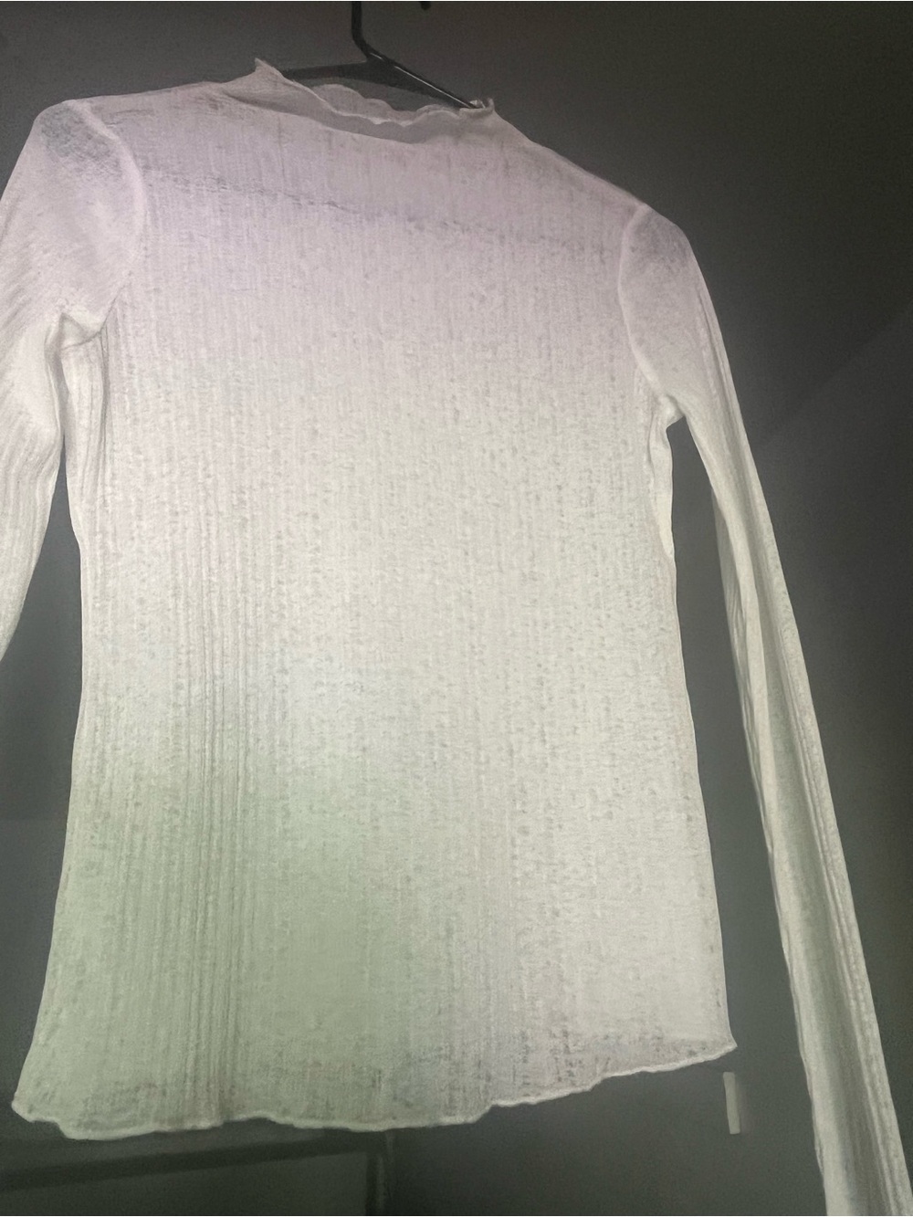 Lightweight White Ribbed Long-Sleeve Top - Classic Layering Piece